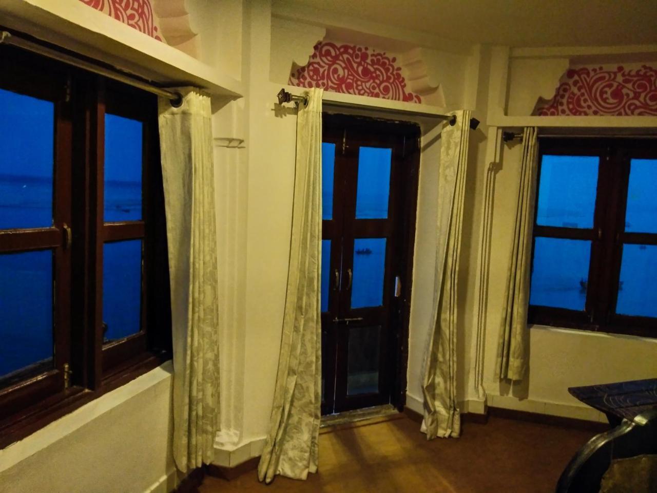 Dwivedi Hotels Hotel Elena Varanasi Esterno foto