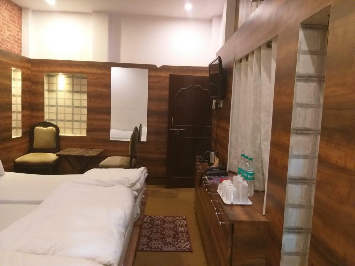 Dwivedi Hotels Hotel Elena Varanasi Esterno foto